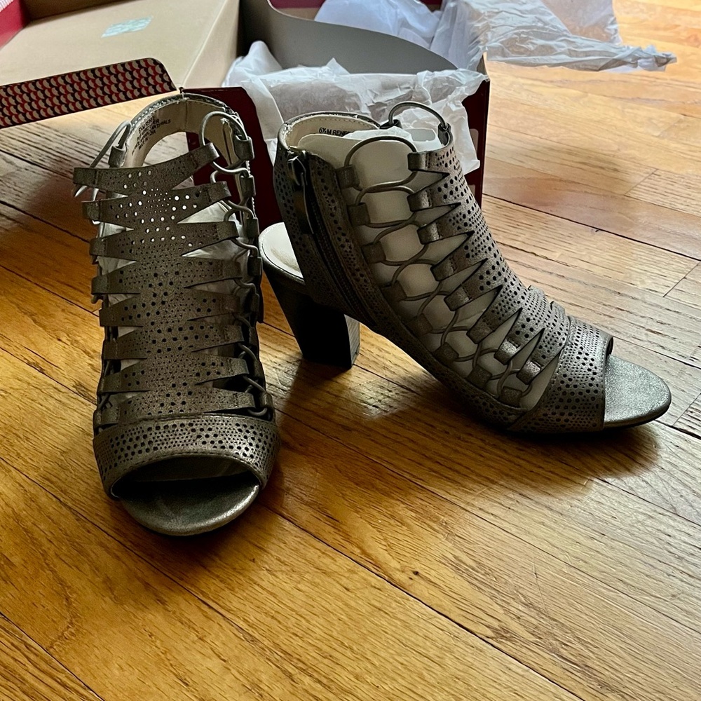 Dress Barn Gray Heels with Cage Design